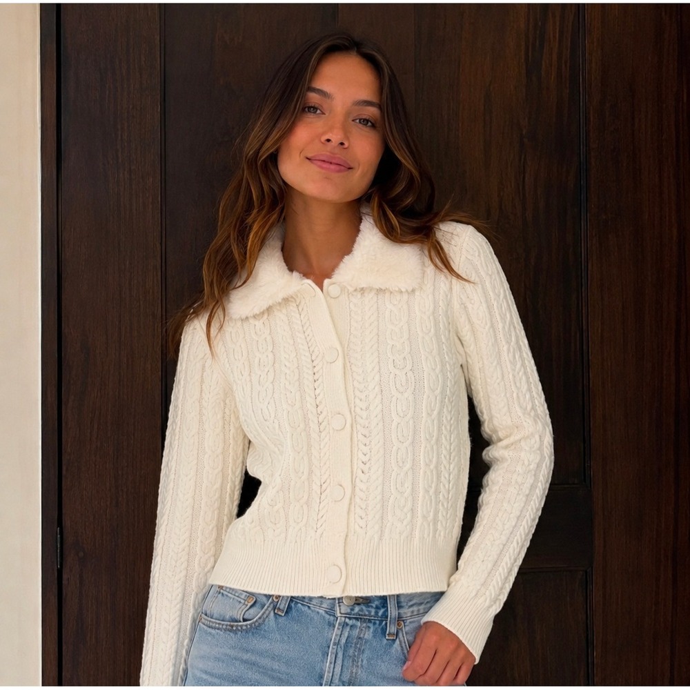 Aster White Cable Knit Cardigan Faux Fur Collar Button Front Sweater Small